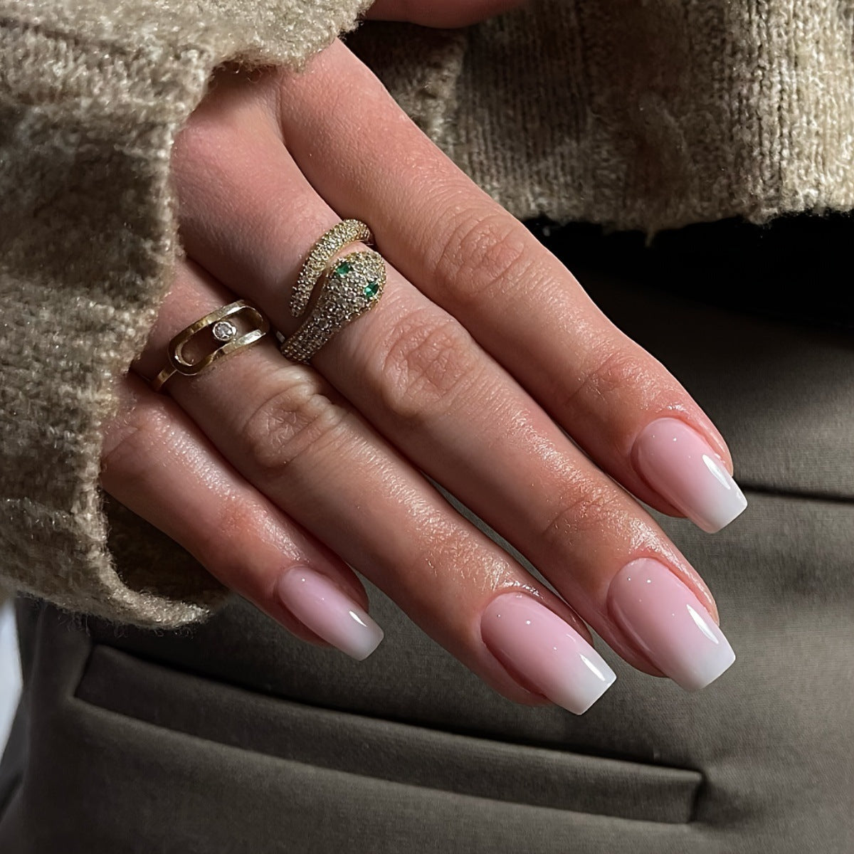 Glitzerndes Ombre Nagelset Brehn