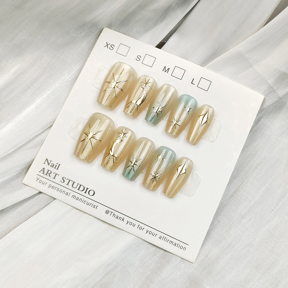 Künstliche Nagelspitzen mit Schimmerndem Design Brehn