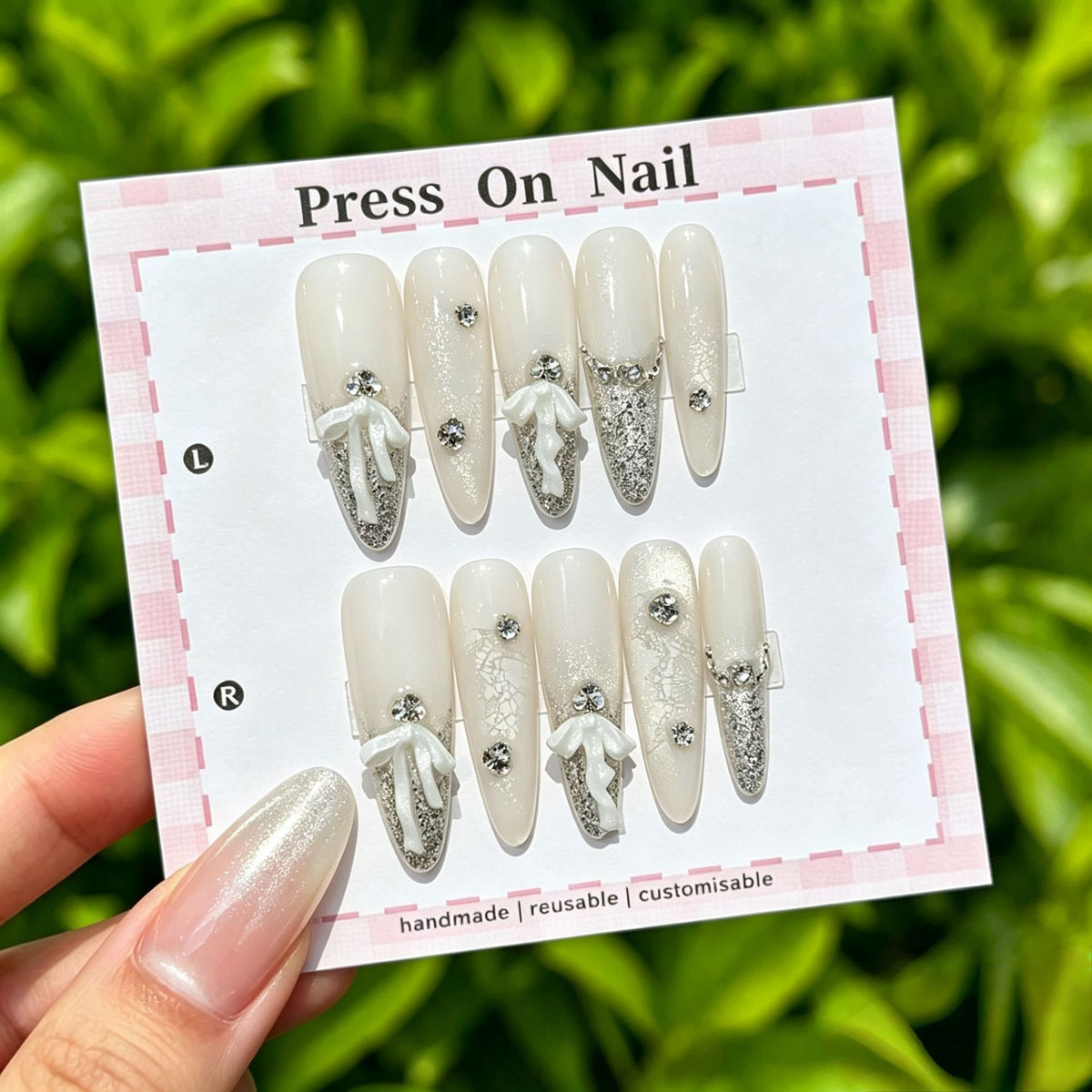 Anpassbare florale Press-On Nagelkollektion