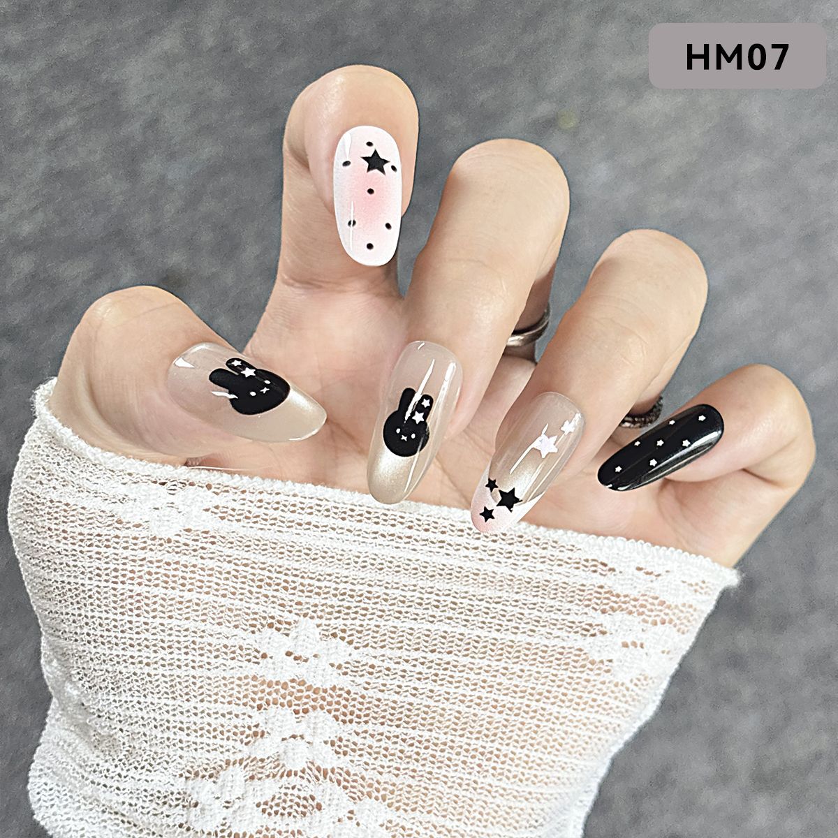 Künstlerisches Press-On Nageldesign Brehn