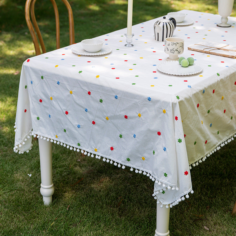 Dekorative Pom Pom Tischdecke