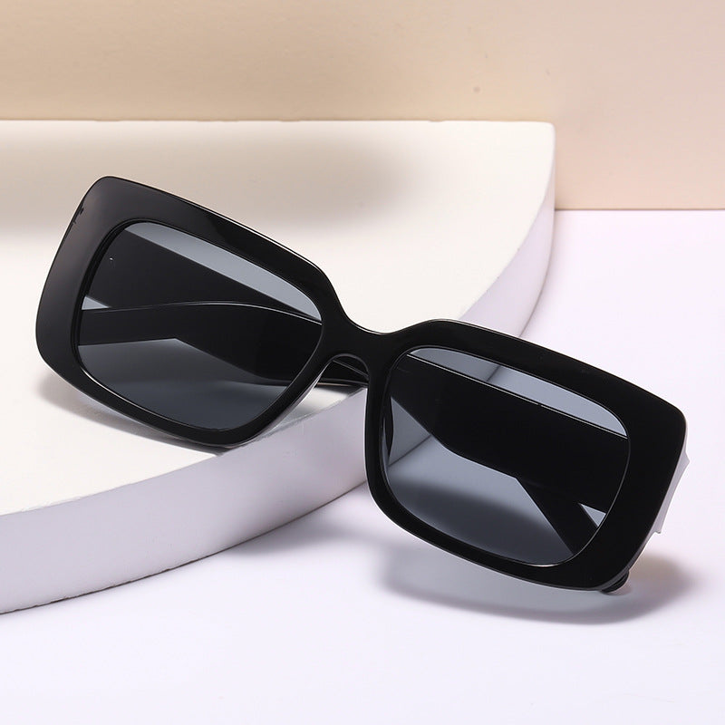Damen Oversized Sonnenbrille mit luxuriösem transparenten Rahmen Brehn