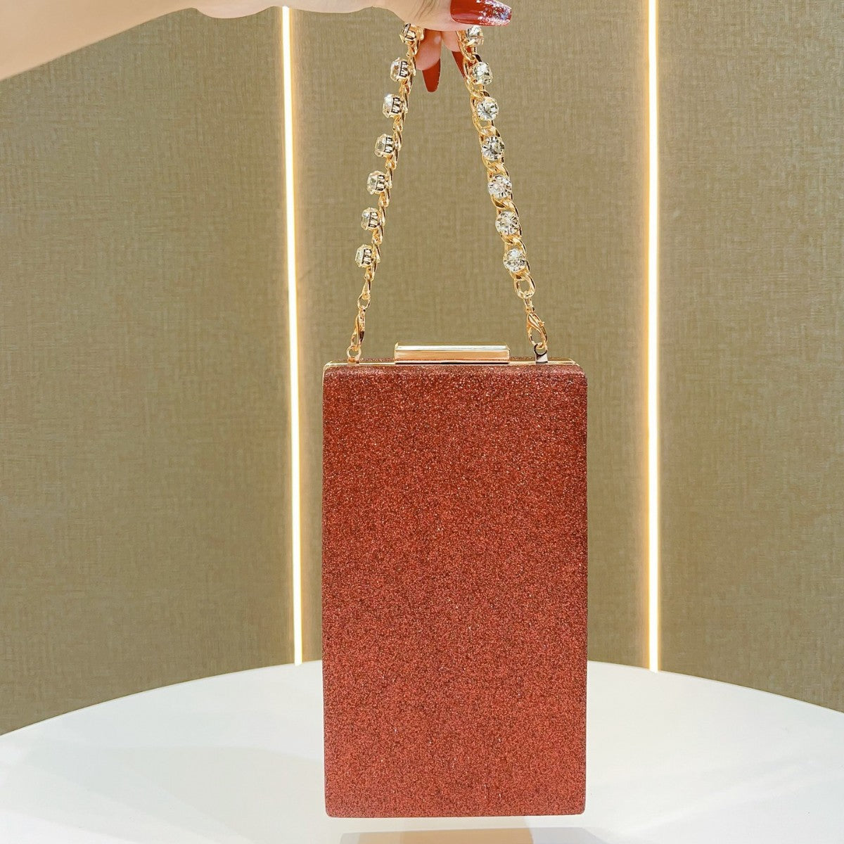 Elegante kristall-akzentierte Abend-Clutch
