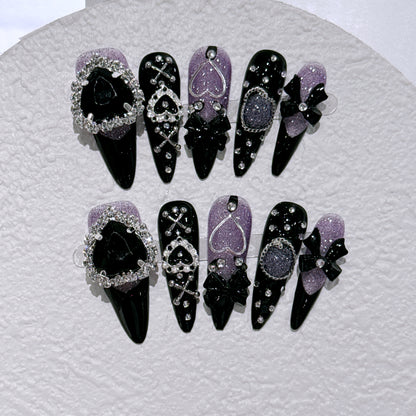 Dekoratives gotisches Press-On Nagelkunst Set