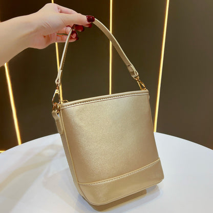 Strukturierte Handtasche