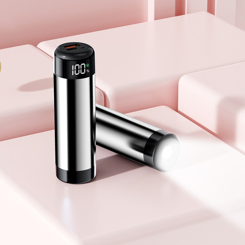 Powerbank mit Digitaler Ladeanzeige und Integrierter Taschenlampe Brehn