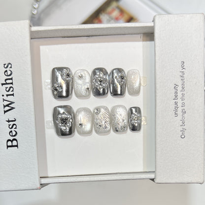 Dekoratives Silber Press-On Nagelset Brehn