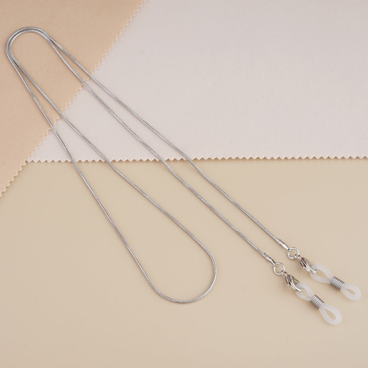Sleek Metal Eyewear Kette Brehn