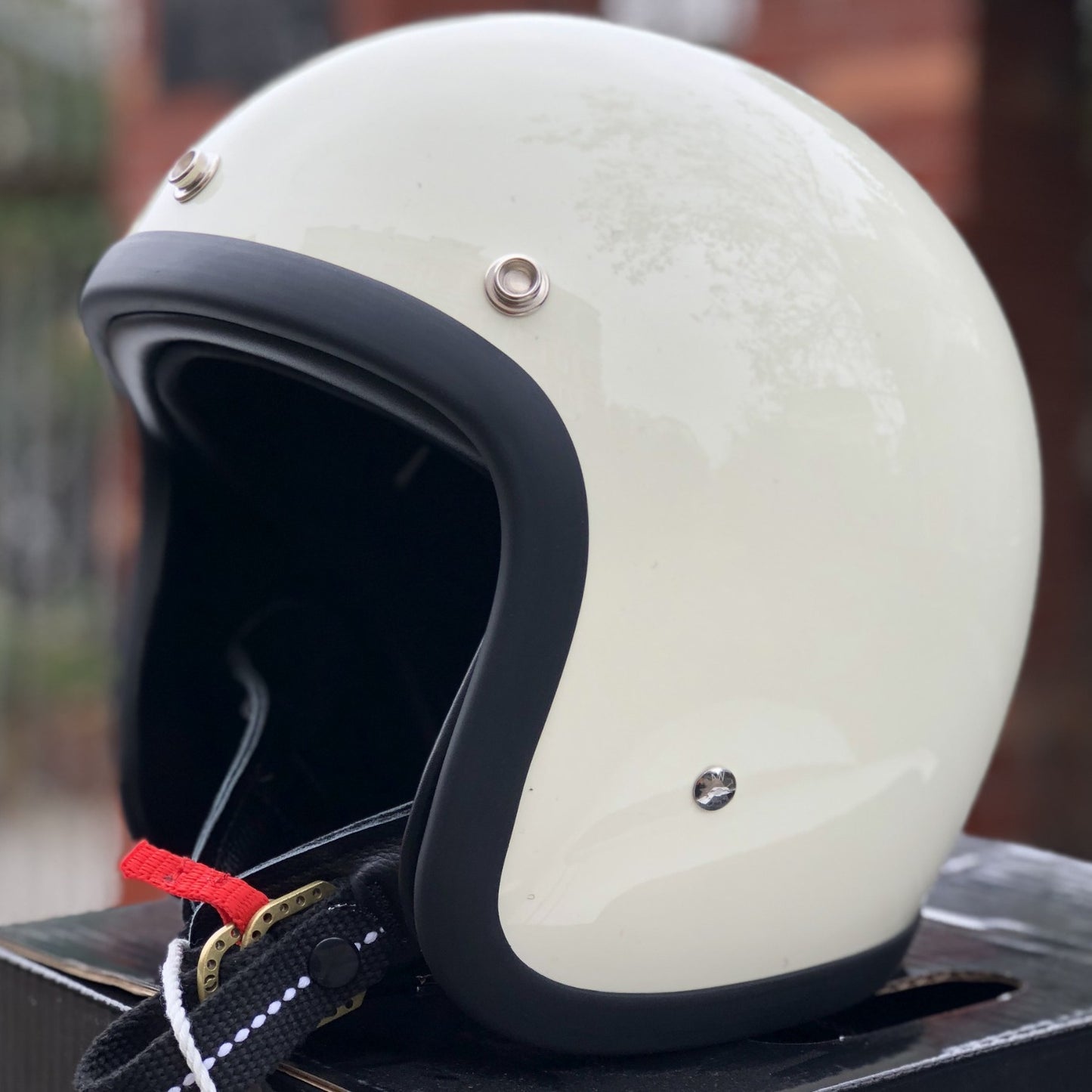 Klassischer Halbschalen-Motorradhelm Brehn