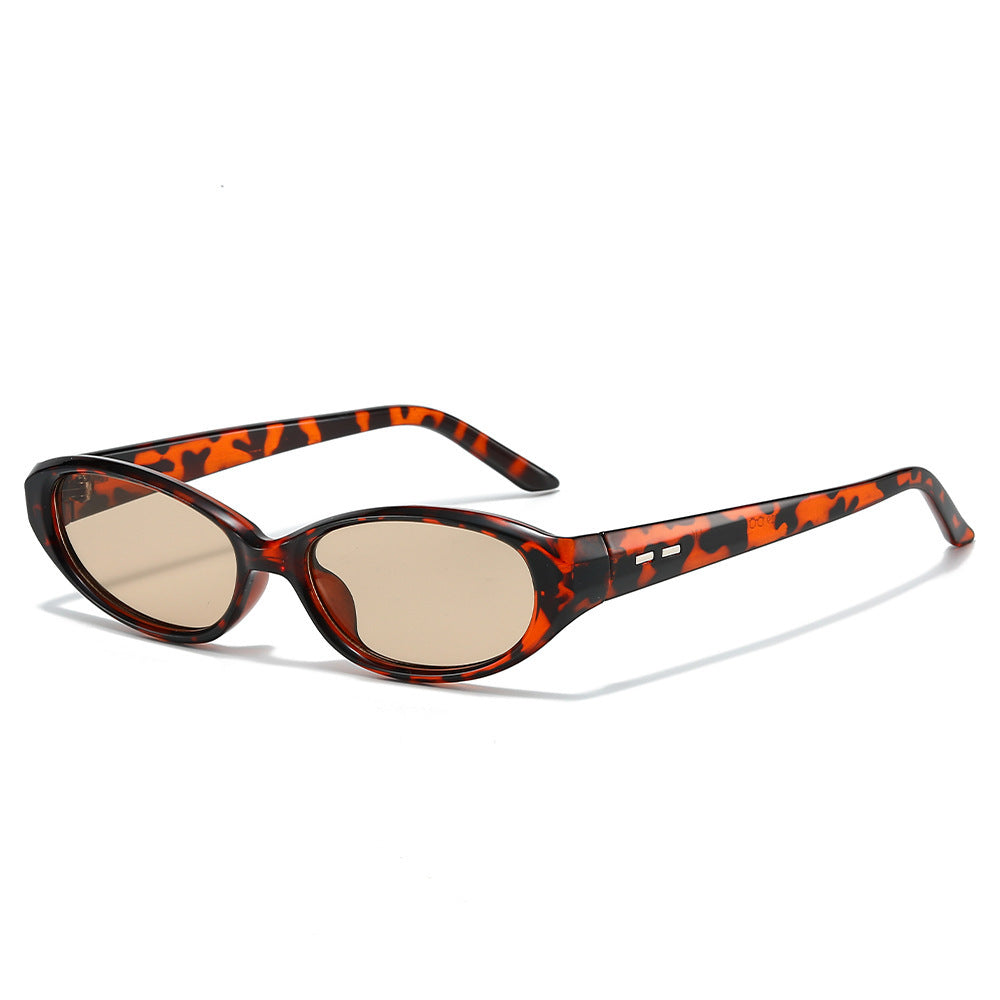 Schlanke retro-inspirierte ovale Sonnenbrille Brehn