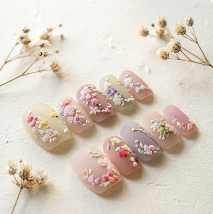 Kunstnail-Design mit Floralen Motiven Brehn