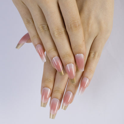 Kunstnagel-Set mit elegantem Ombre-Design und goldenen Akzenten Brehn