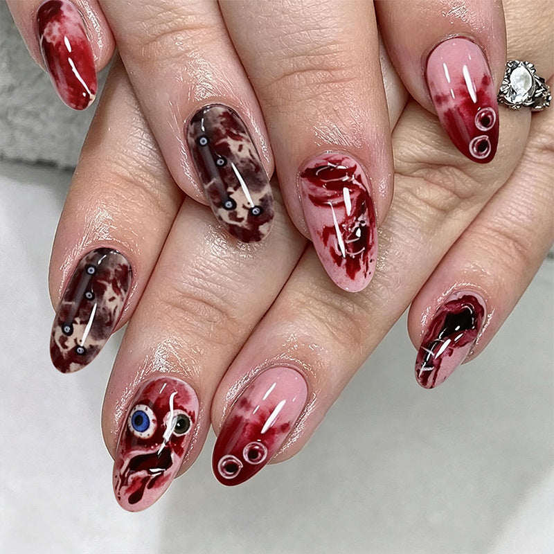 Kreatives Kunstnagelset mit einzigartigen, künstlerischen Akzenten Brehn
