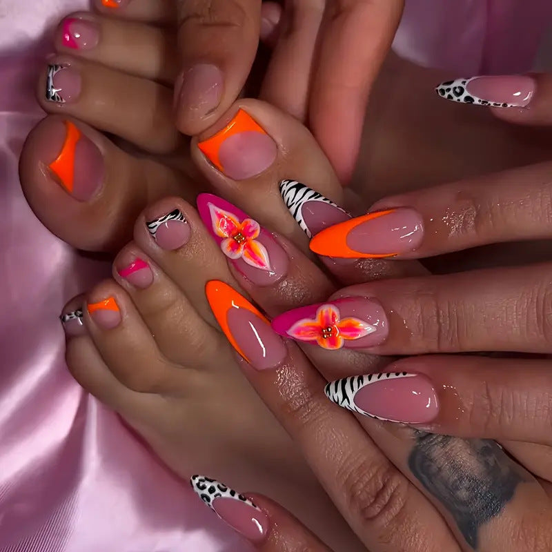 Künstlerisches Blumen- und abstraktes Press-On-Nagelset Brehn