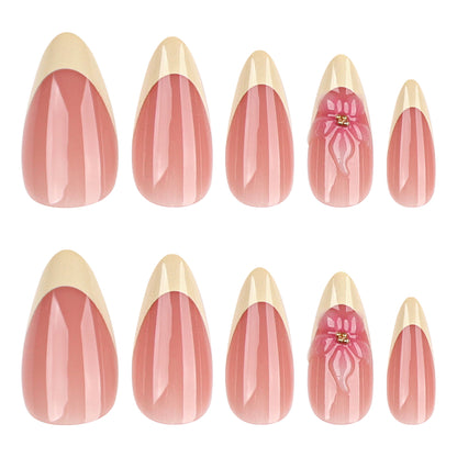 Kunstvolle Stiletto-Nägel mit elegantem Blüten-Akzent Brehn