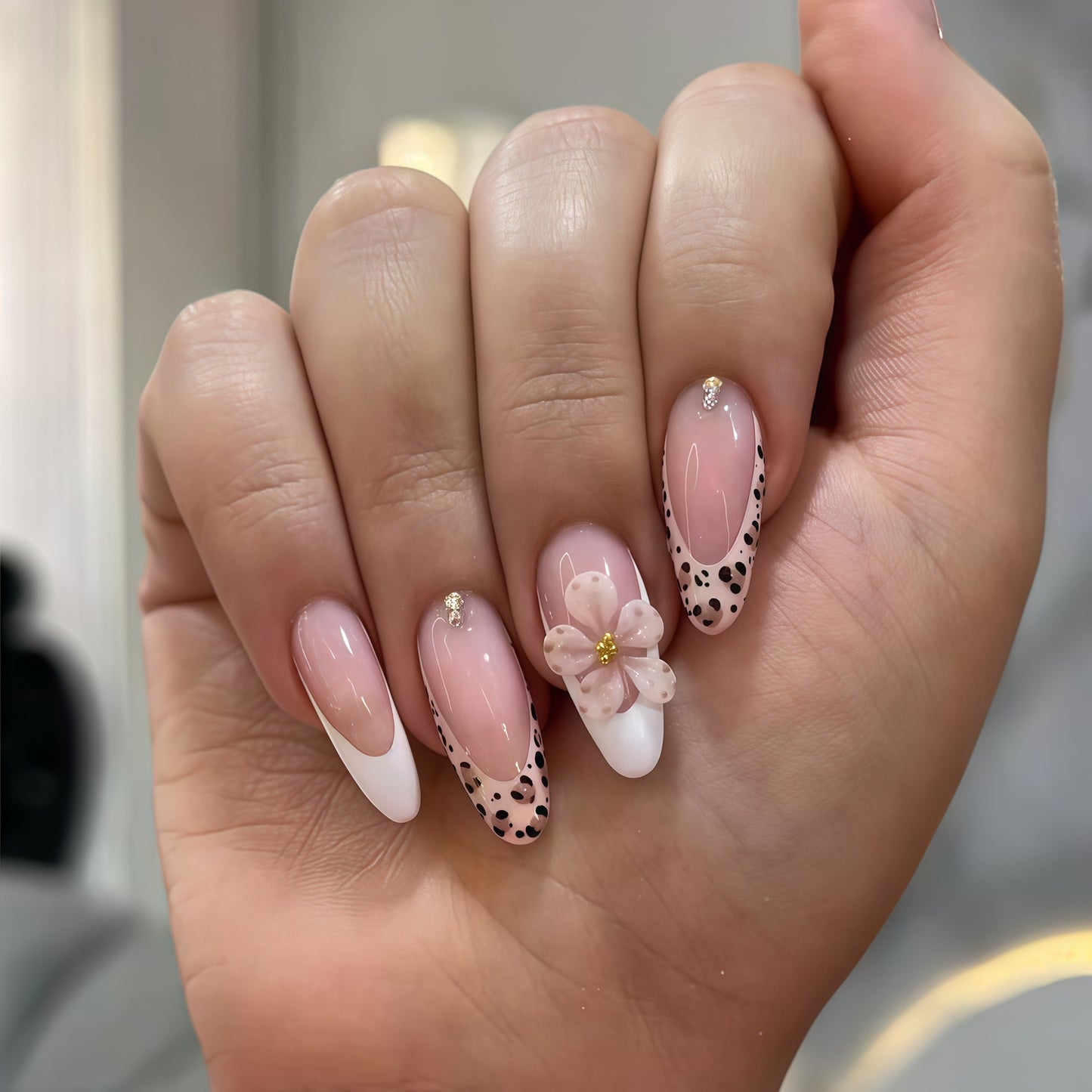 Elegante Blumen Dekor Aufkleben Nagelverlängerungen Brehn