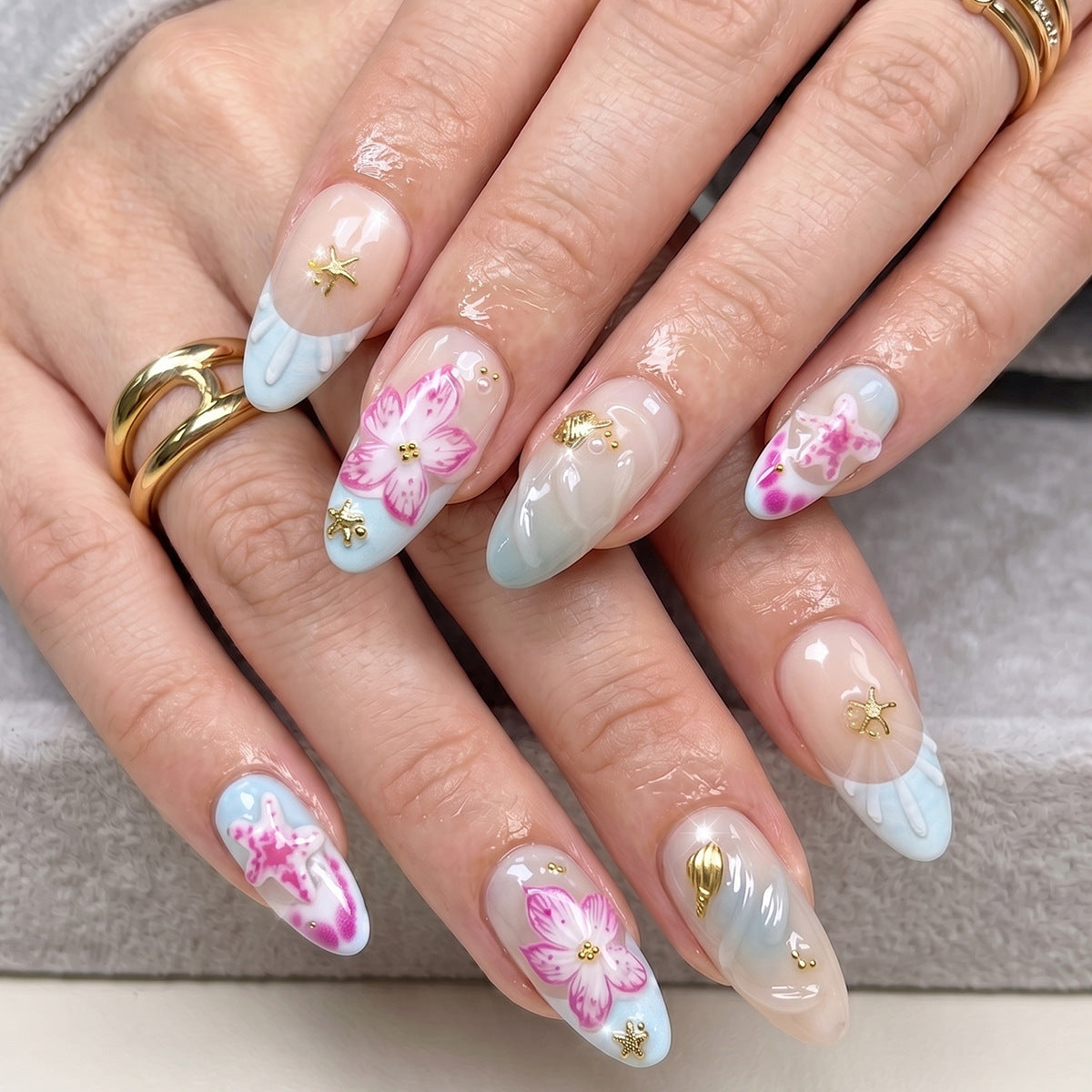 Dekorative Press-On Nagelkunst