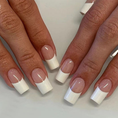 Künstliche Nagelspitzen mit Französischer Maniküre Brehn