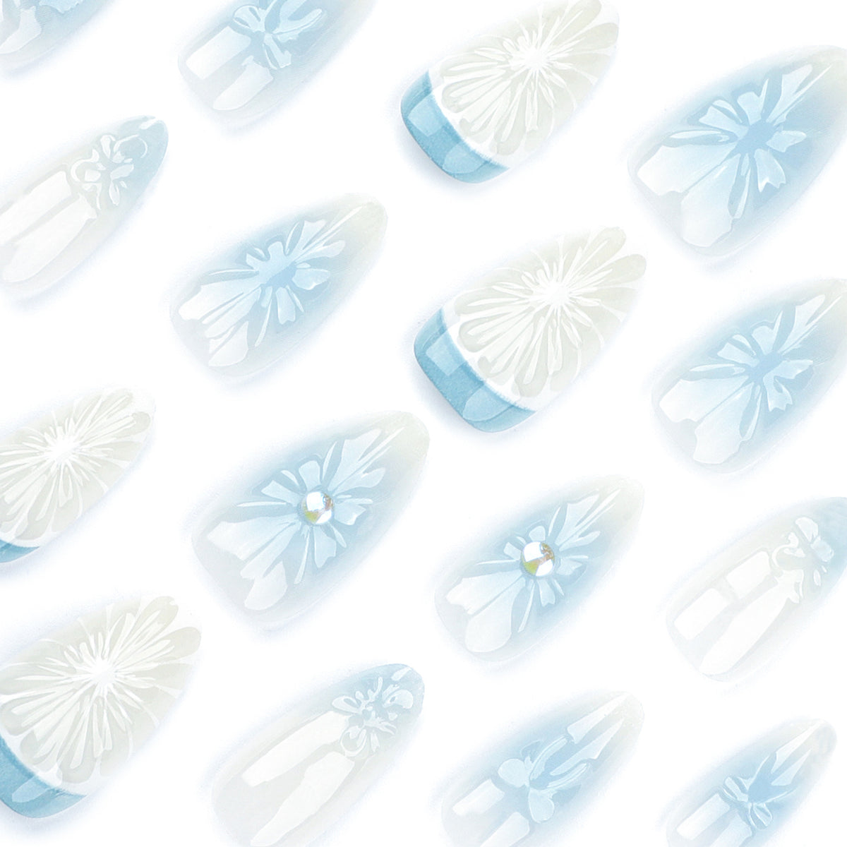 Künstliche Nagelkunst mit floralen und dekorativen Elementen Brehn