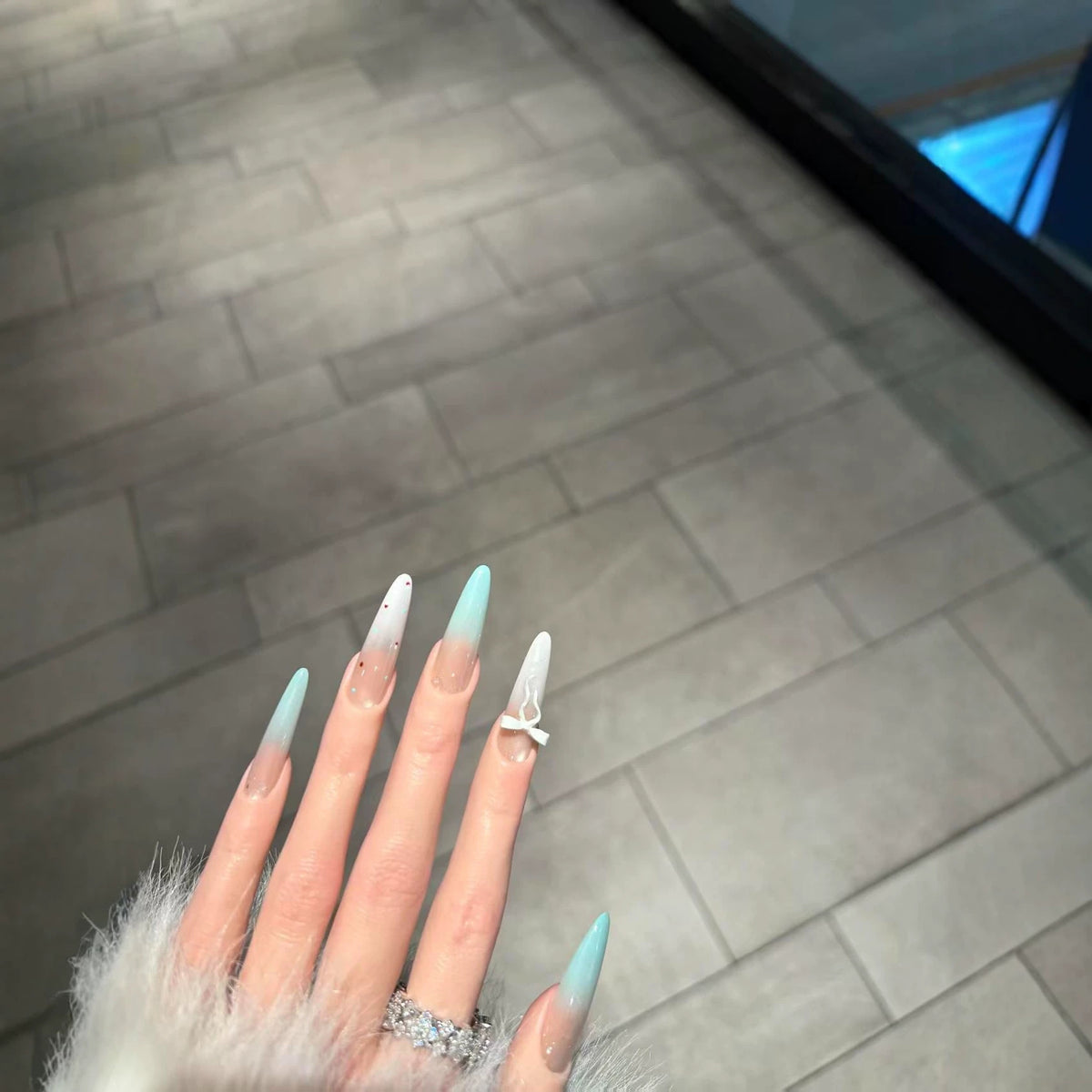Elegante artikulierte Stiletto-Nagelerweiterungen
