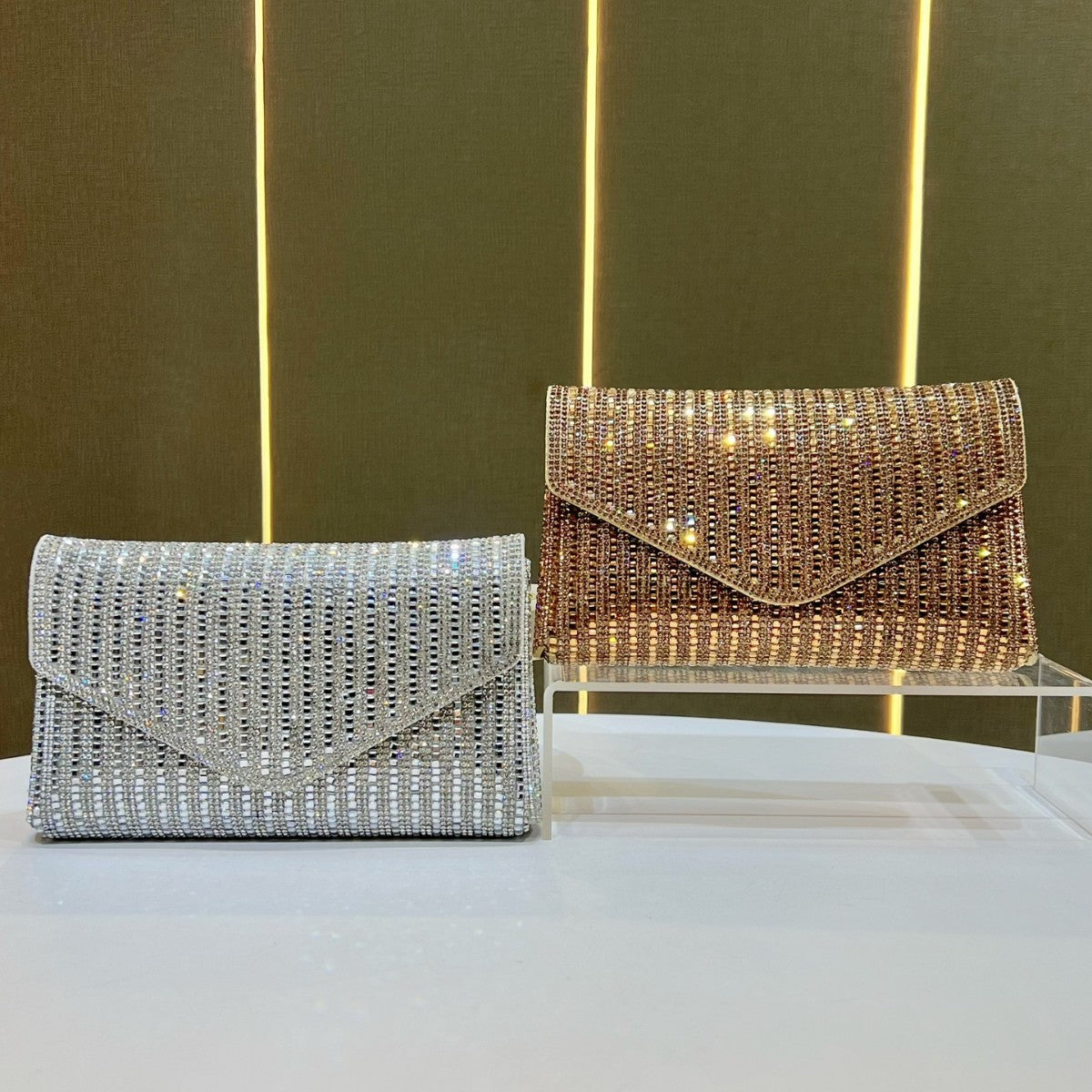 Dekorative Kristallbesetzte Abendclutch