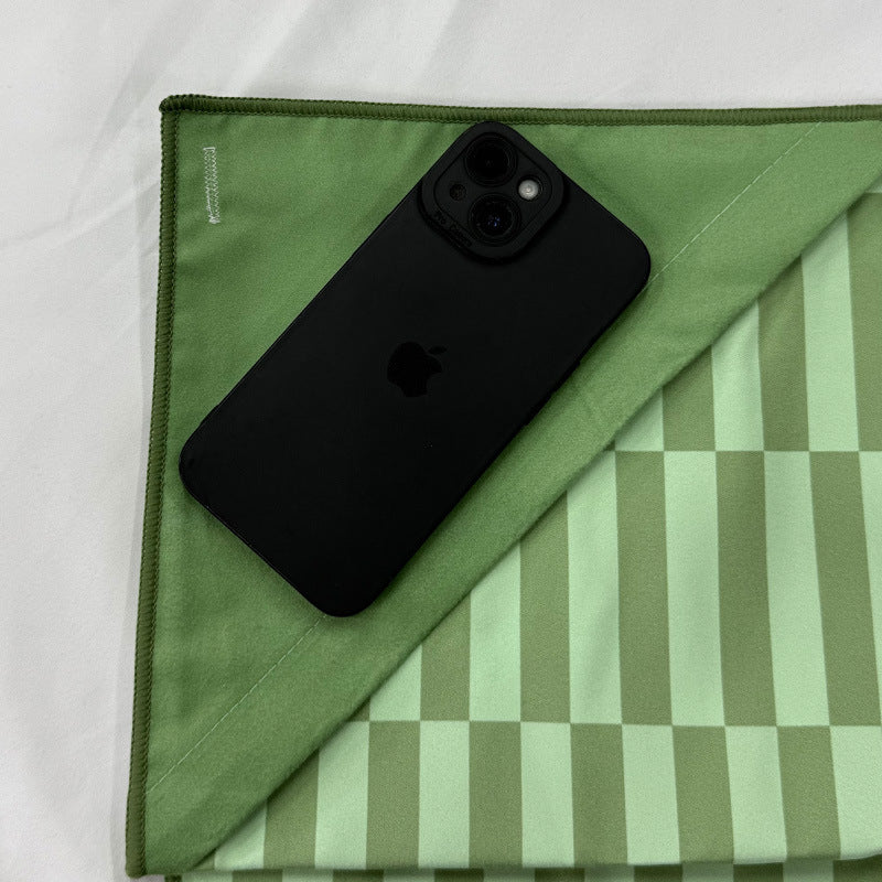 Strandtuch mit modernem Streifendesign Brehn