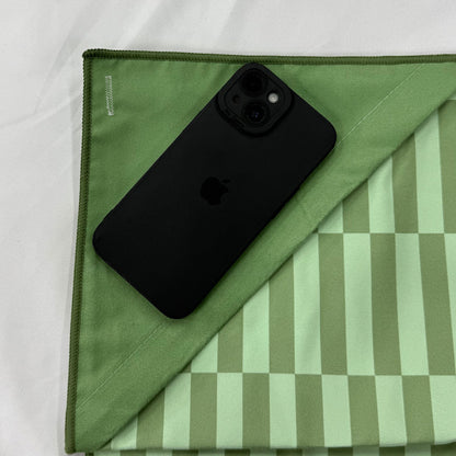 Strandtuch mit modernem Streifendesign Brehn