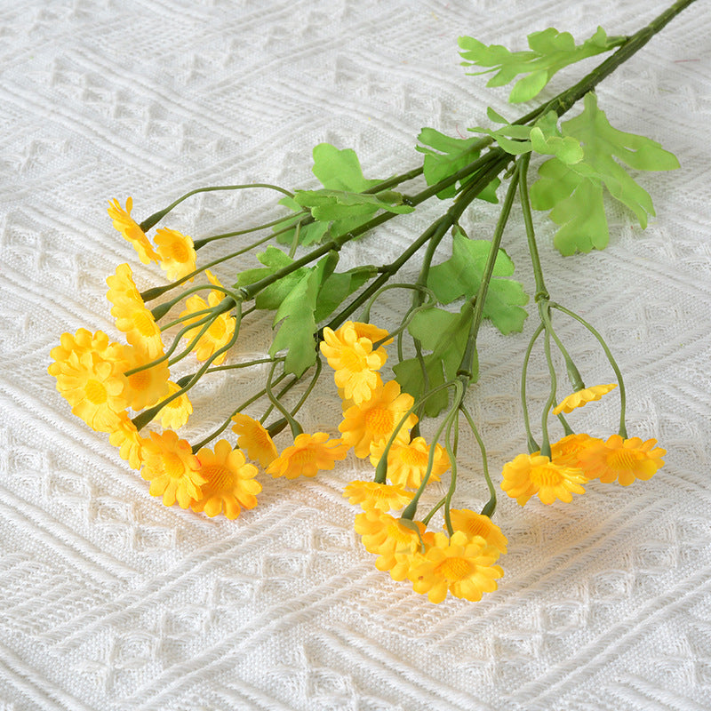 Dekorativer künstlicher Gänseblümchen-Stiel