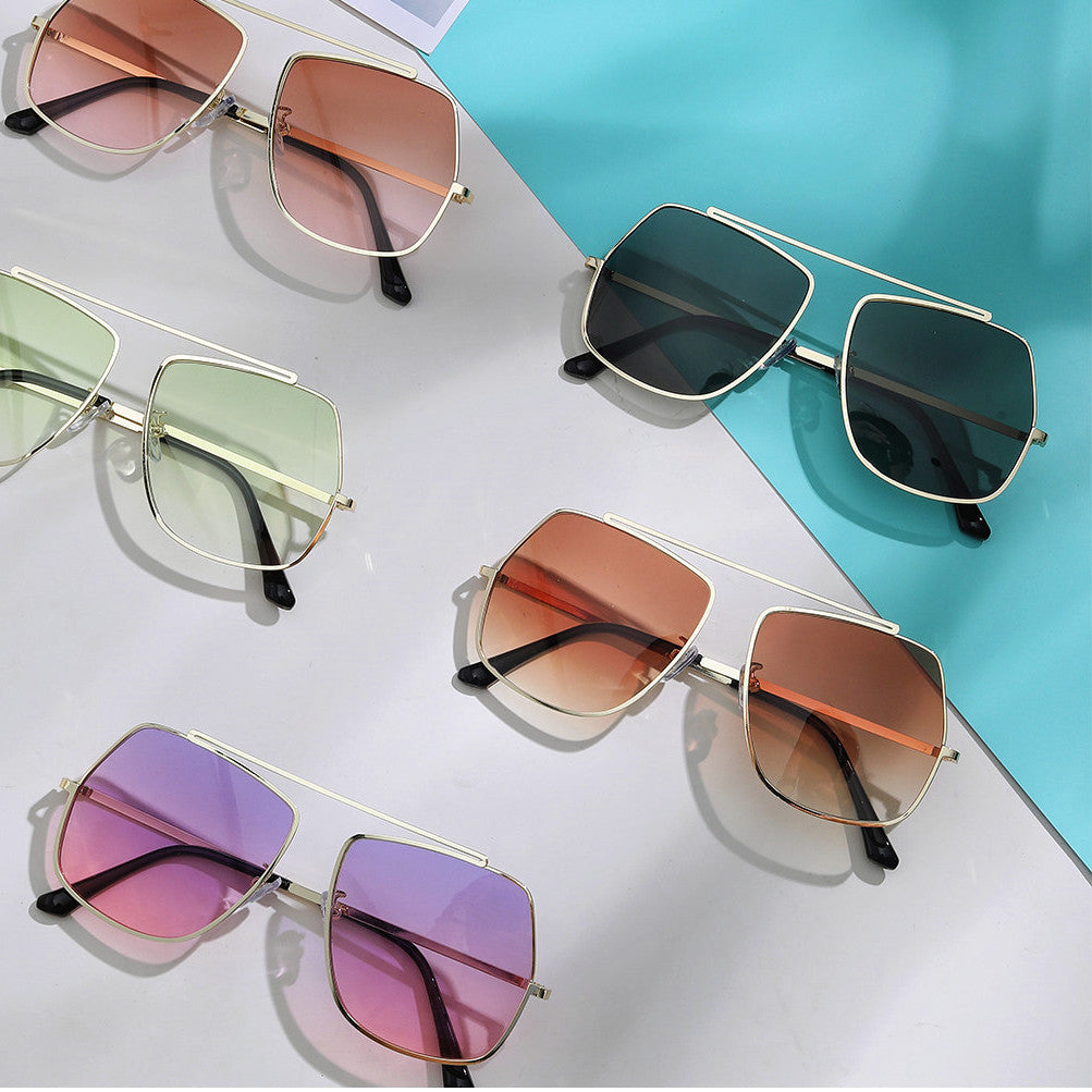 Damen polygonale Sonnenbrille mit elegantem, hochmodernem Rahmen Brehn