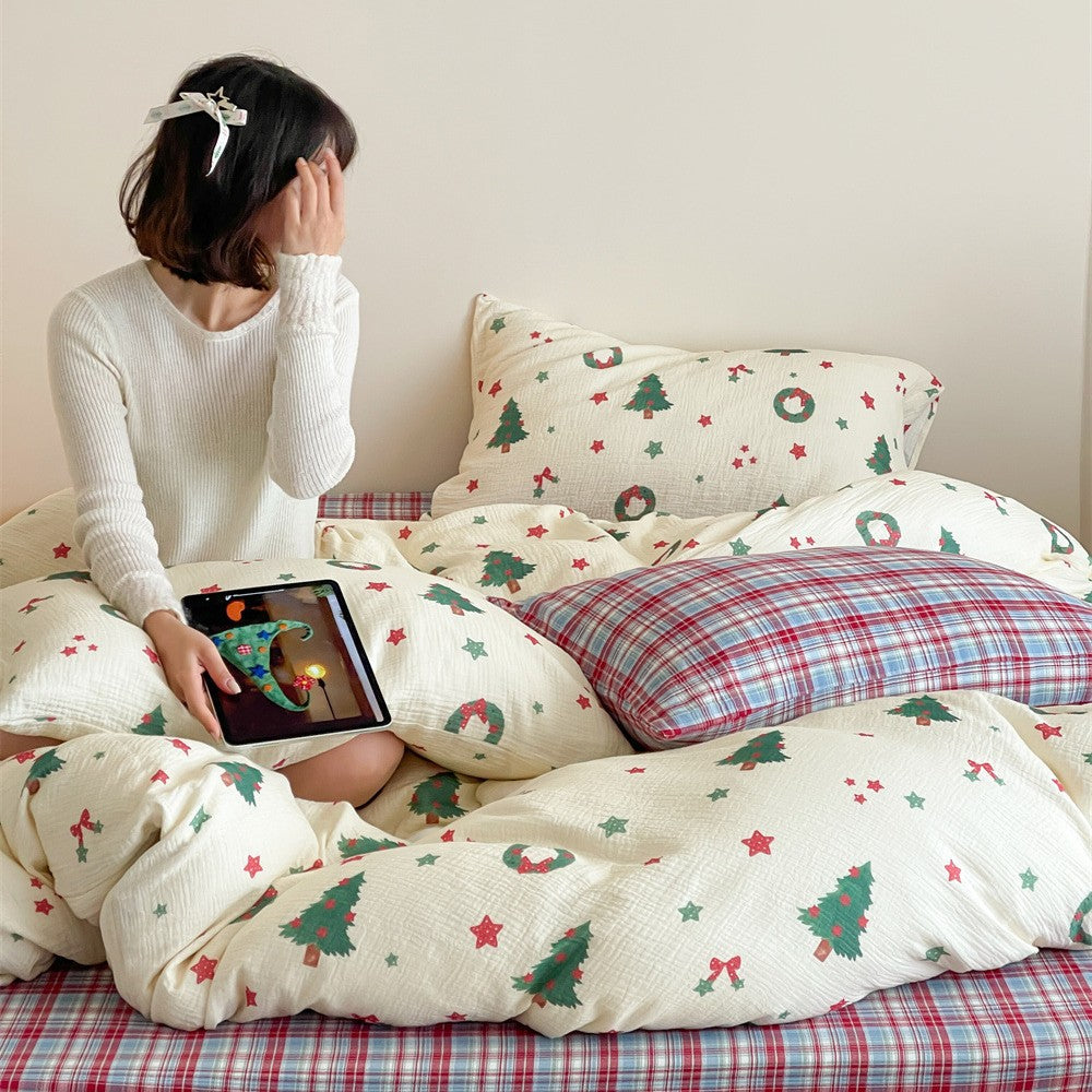 Festliches Baumwoll-Bettwäsche-Set mit gecrinkter Struktur und Weihnachtsmotiv