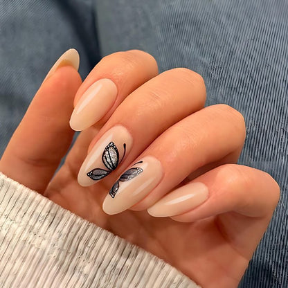 Kunstnagelset mit filigranen Schmetterlingsmotiven und elegantem Finish Brehn