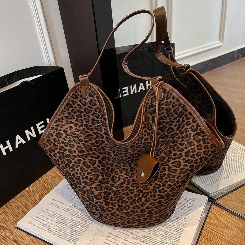 Wildleder Hobo Tasche Brehn