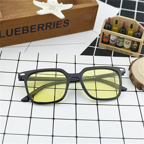 Damen moderne quadratische Sonnenbrille mit minimalistischer Rahmenstruktur Brehn