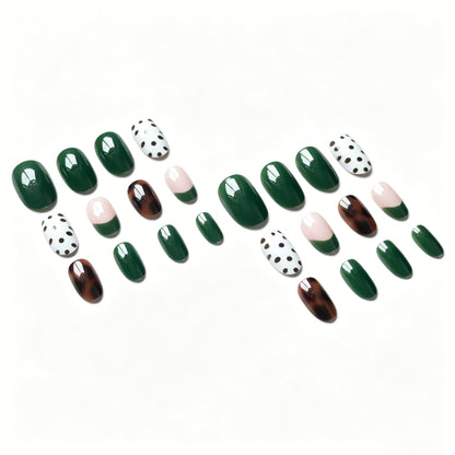 Künstlerisches Nail Art Set mit gemischten Designs