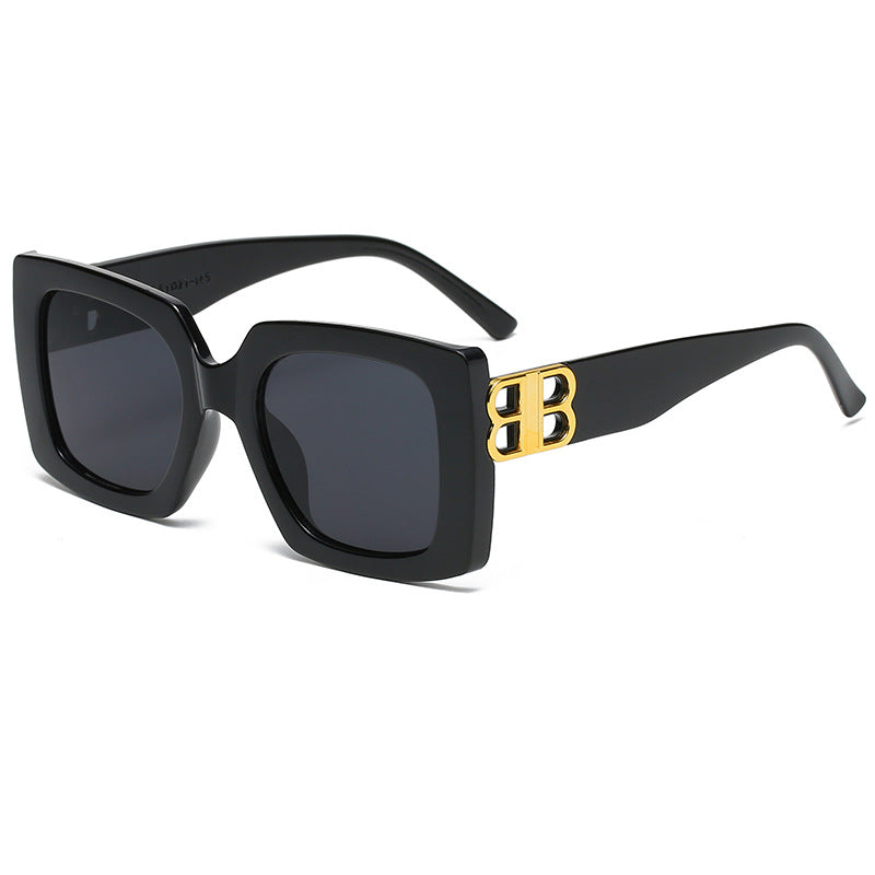 Damen oversized Sonnenbrille mit elegantem Design und luxuriösen Details Brehn