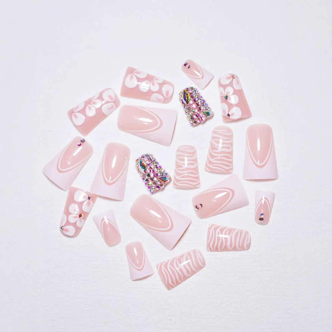 Dekoratives Press-on-Nagelkunst-Set mit Edelsteinakzenten Brehn