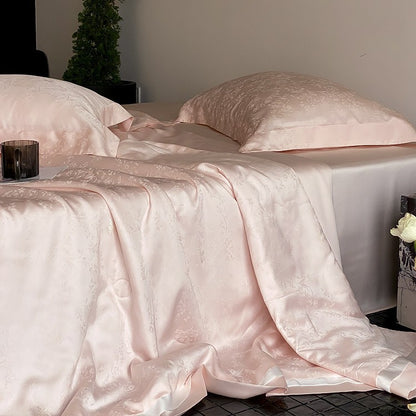 Premium-Satin-Bettwäschegarnitur mit feinem Jacquardrelief und seidig-mattem Finish