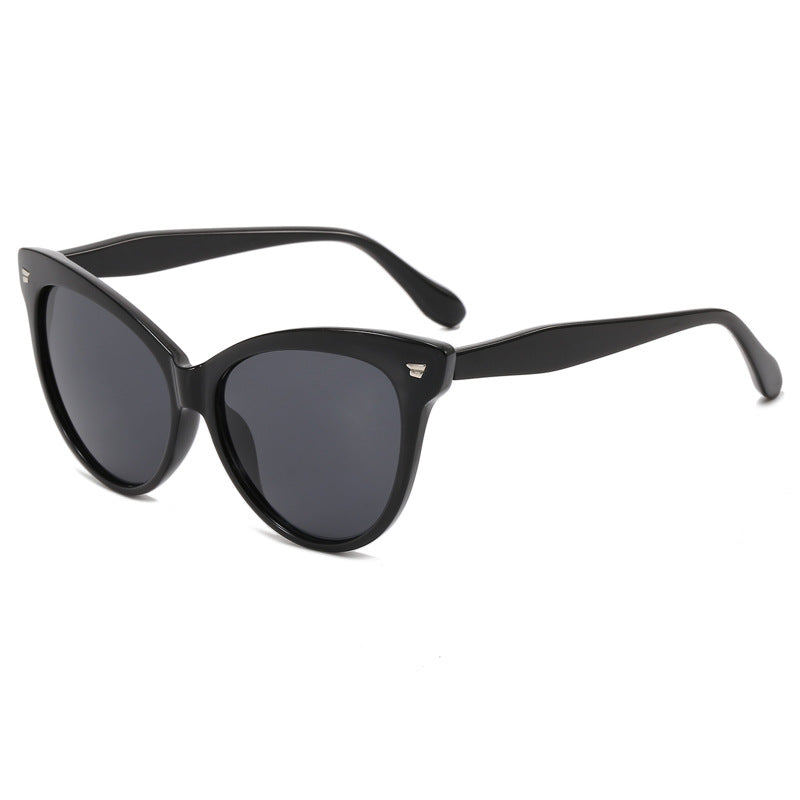 Damen modische Cat-Eye Sonnenbrille mit transparentem Rahmen und blauen Gläsern Brehn