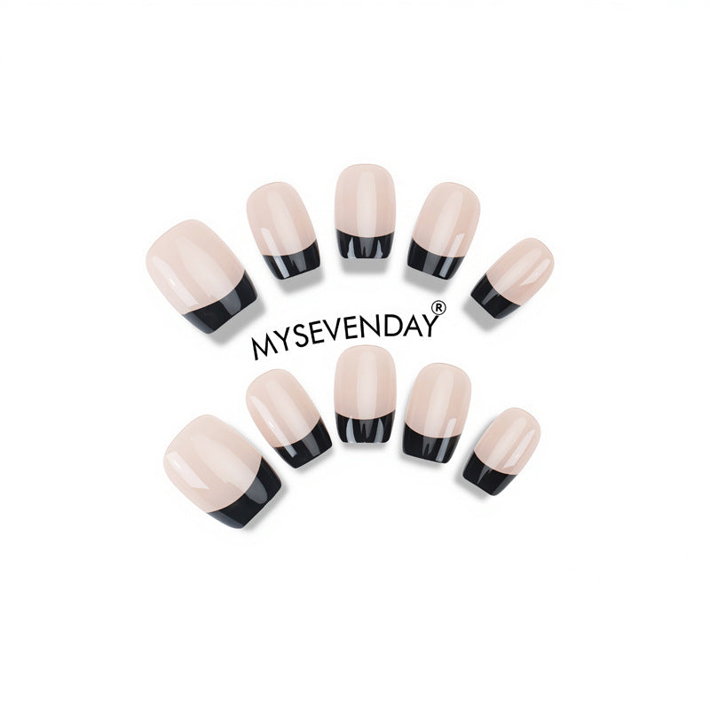Elegante French Tip Drucknägel mit hochglänzendem Finish Brehn