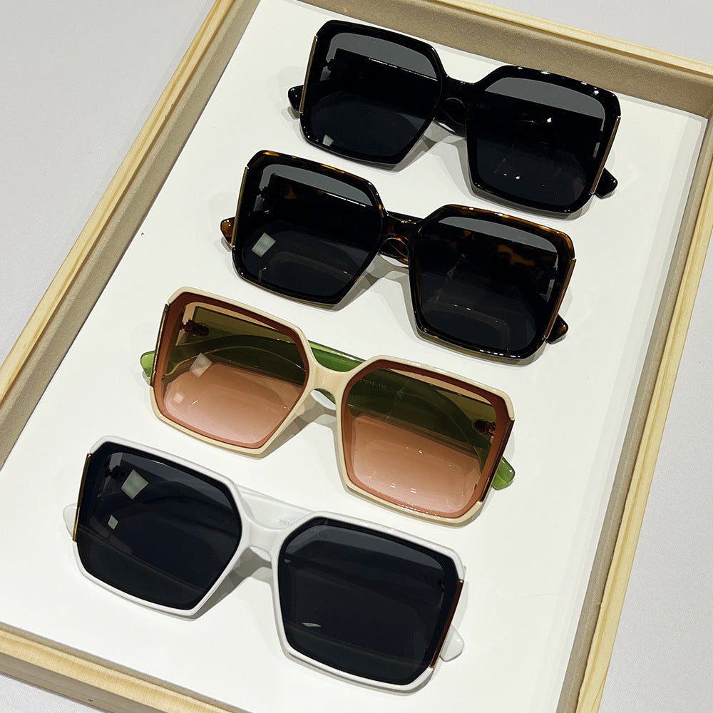 Damen modische Sonnenbrille mit eleganten Akzenten Brehn