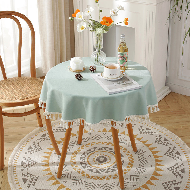 Schicke Fransentischdecke