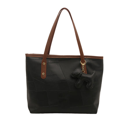 Stylische strukturierte Tragetasche mit dekorativem Charme