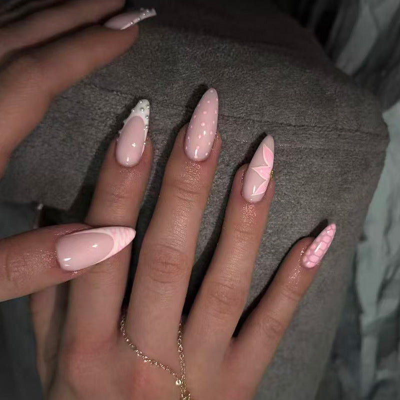 Elegantes Press-On-Nagelkunstset mit einzigartigen Designs Brehn