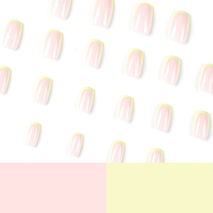 Kunstvolle Nagelverlängerungen mit elegantem French-Tip und modernen Akzenten Brehn