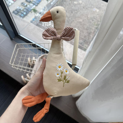 Handgefertigte Bio-Baumwolle Hasenpuppe mit Leinenjacke und karierten Shorts