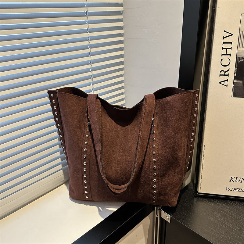 Chic Nieten Wildleder Tote Bag Brehn