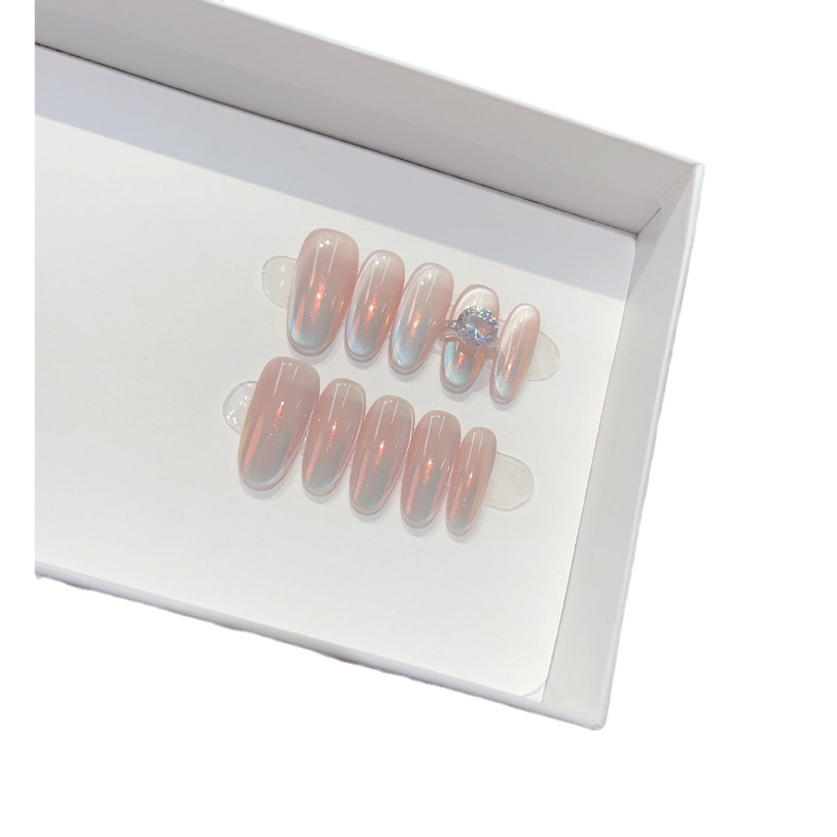 Elegantly Designed Press-On Nail Set Brehn