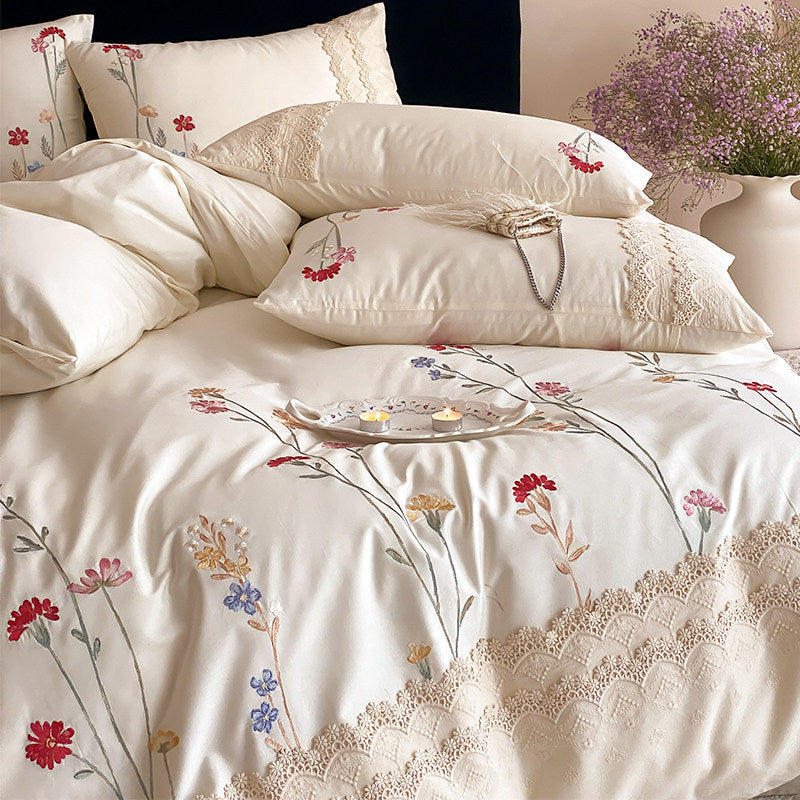 Botanisches besticktes Baumwollsatin-Bettbezugset mit gewelltem Spitzenrand