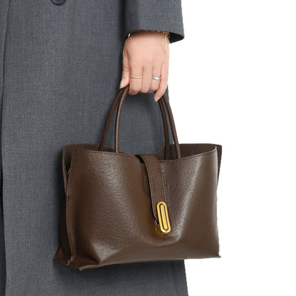 Skulptierte glatte, strukturierte Tasche mit abnehmbarem Schultergurt