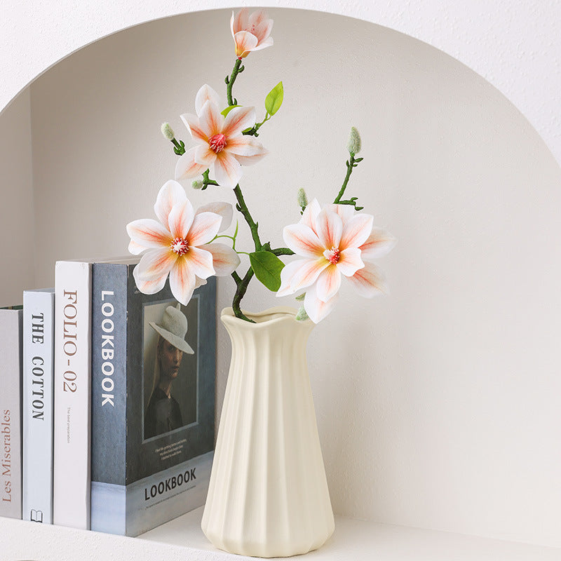 Elegante gerippte Keramikblumenvase